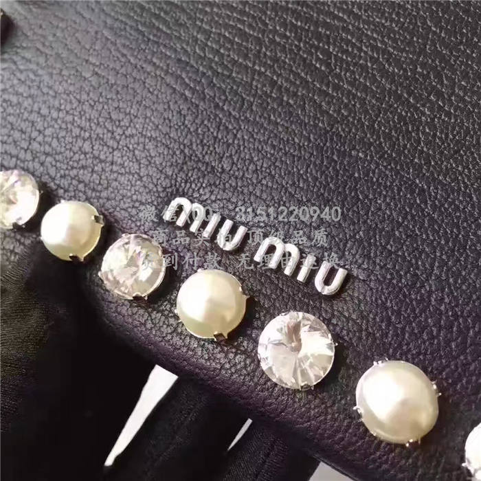 顶级高仿包包缪缪miumiu钱包 5MB002 水钻配珍珠拉链零钱包高仿奢侈品