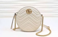 古驰/Gucci GG Marmont 系列圆形迷你肩背包 550154 白色