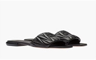MIUMIU 5XX605 女士黑色 Matelassé 软羊皮拖鞋式凉鞋